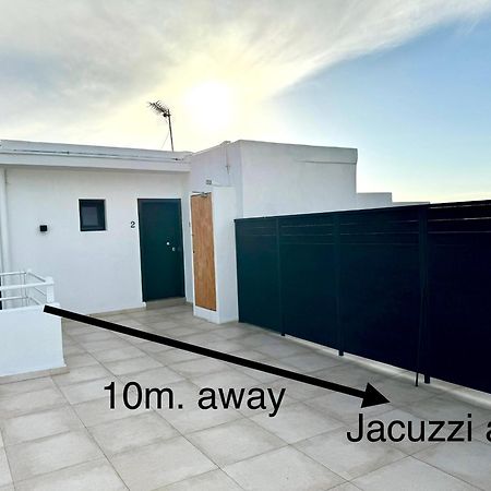 Suites With Magical View & Jacuzzi アテネ エクステリア 写真
