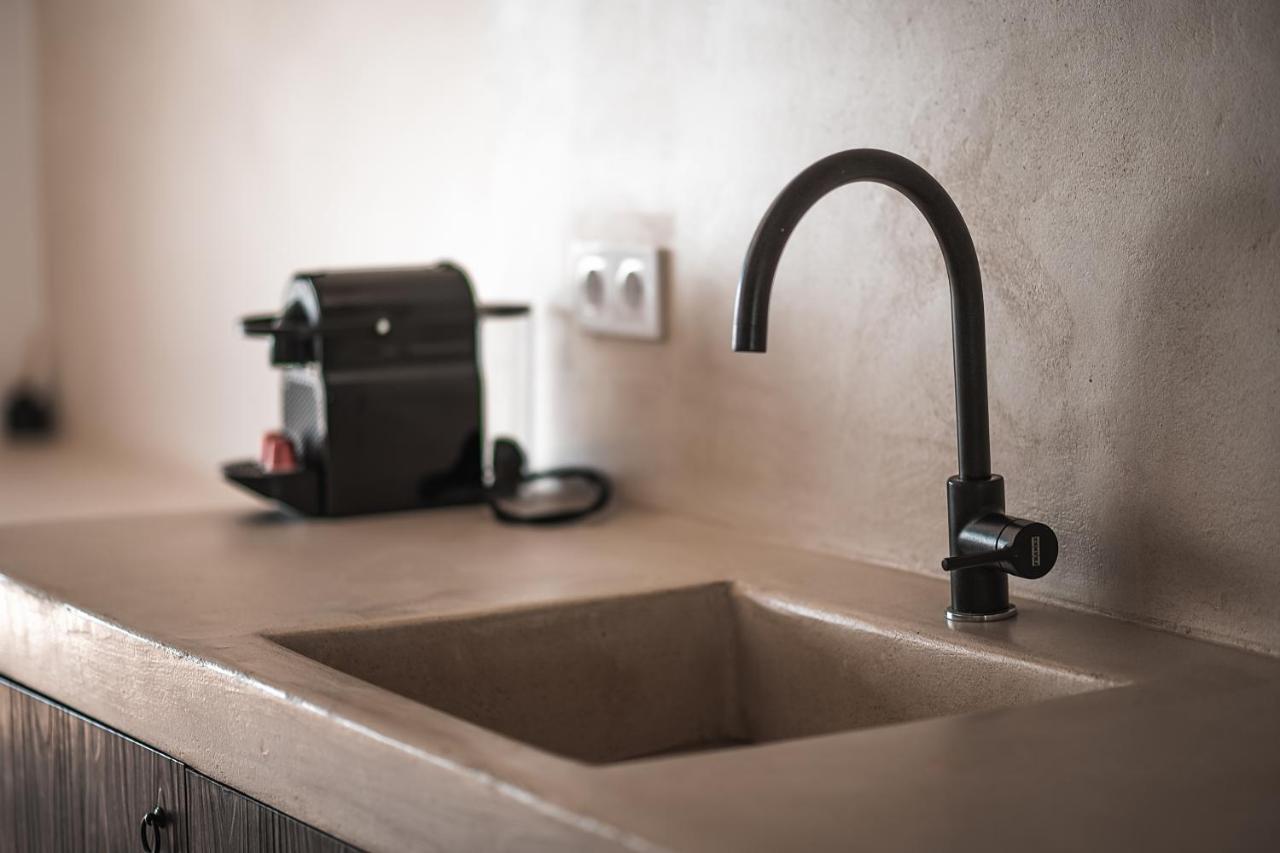 Suites With Magical View & Jacuzzi アテネ エクステリア 写真