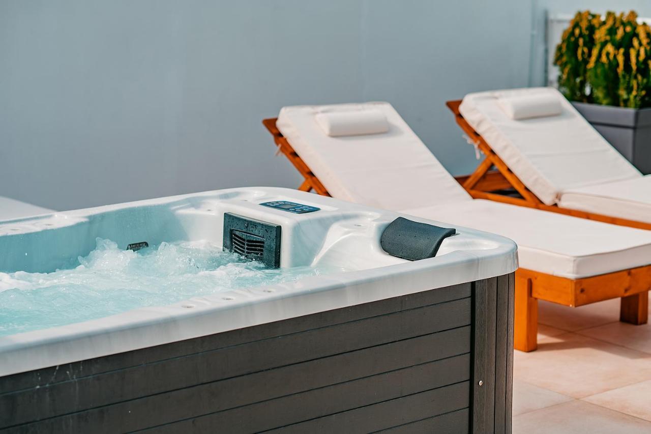 Suites With Magical View & Jacuzzi アテネ エクステリア 写真